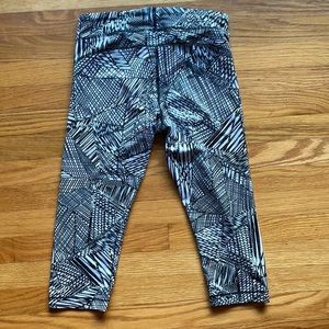 Under Armour Capri Leggings Size M
